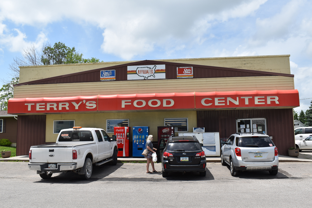 New owner has big plans for Dysart grocery store News, Sports, Jobs